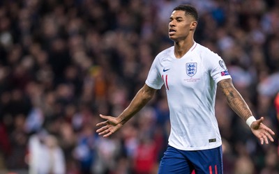 利来热评-小组赛赢得喝彩